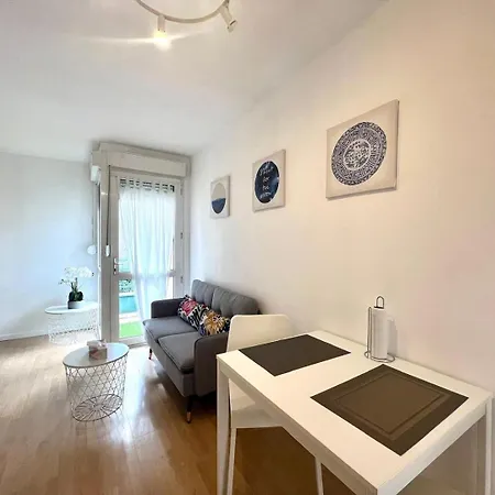 Charming T1 - Parking - Metro St Agne