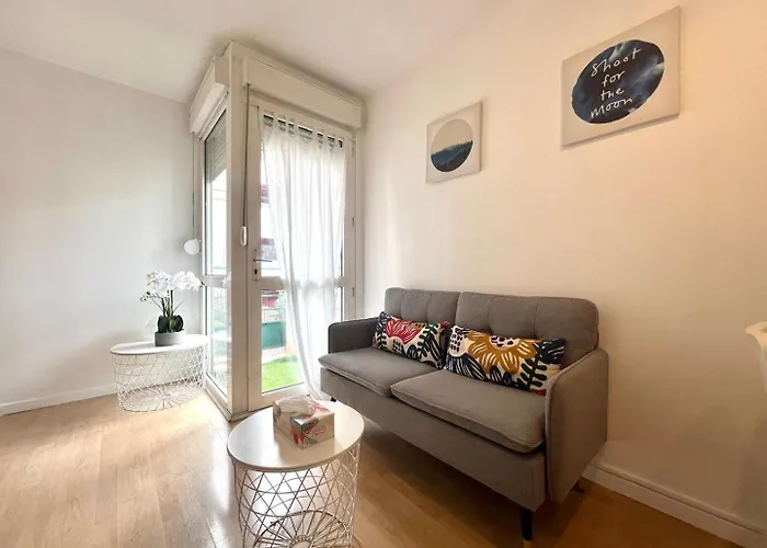 Apartman Charming T1 - Parking - Metro St Agne *